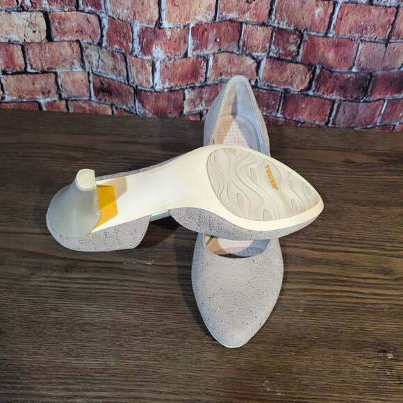 TSUBO Women's Fifee D'Orsay Pump Size 7.5 - Picture 2 of 8